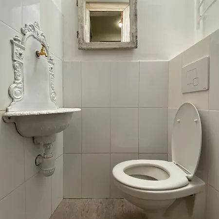 Багатомісні Апартаменти На Арсенальній Lviv Exterior photo