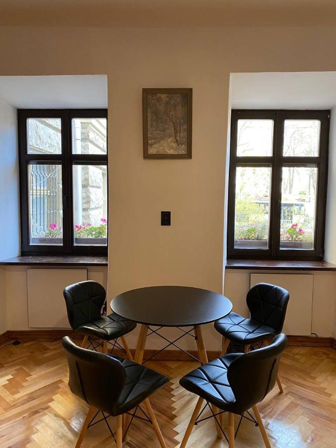 багатомісні на арсенальній Apartment