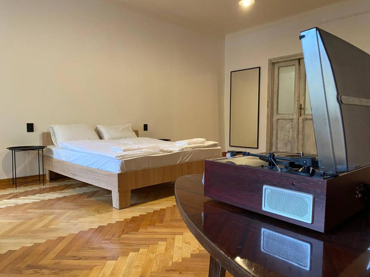 багатомісні на арсенальній Apartment Lviv