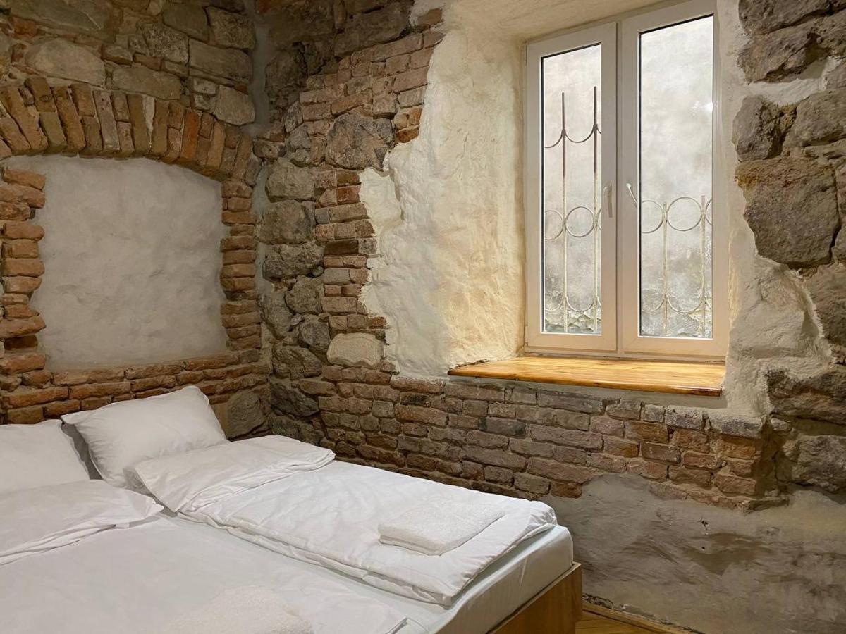 Apartment багатомісні на арсенальній Lviv